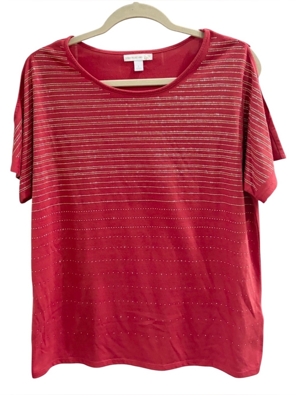 Westport 1962 Salmon/Coral Short Sleeve Studded Tee w Cold Shoulder detail.
